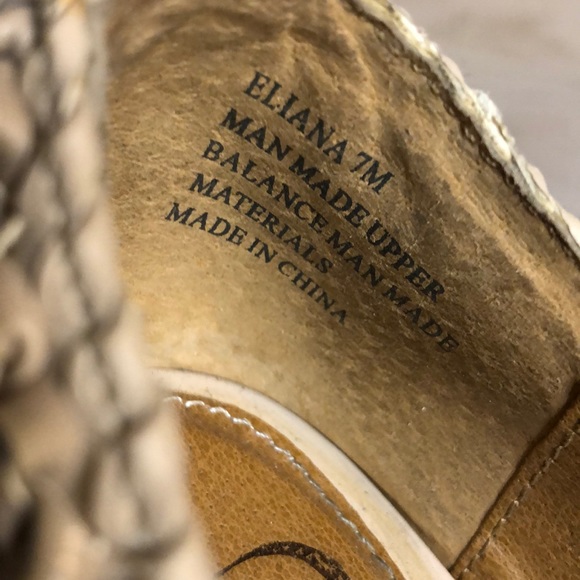 KELSI DAGGER nude peep toe platform pumps - Picture 5 of 5